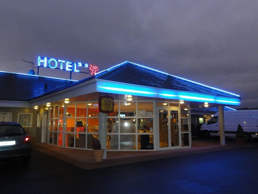 The Originals Access, Hotel Saint-Flour מראה חיצוני תמונה