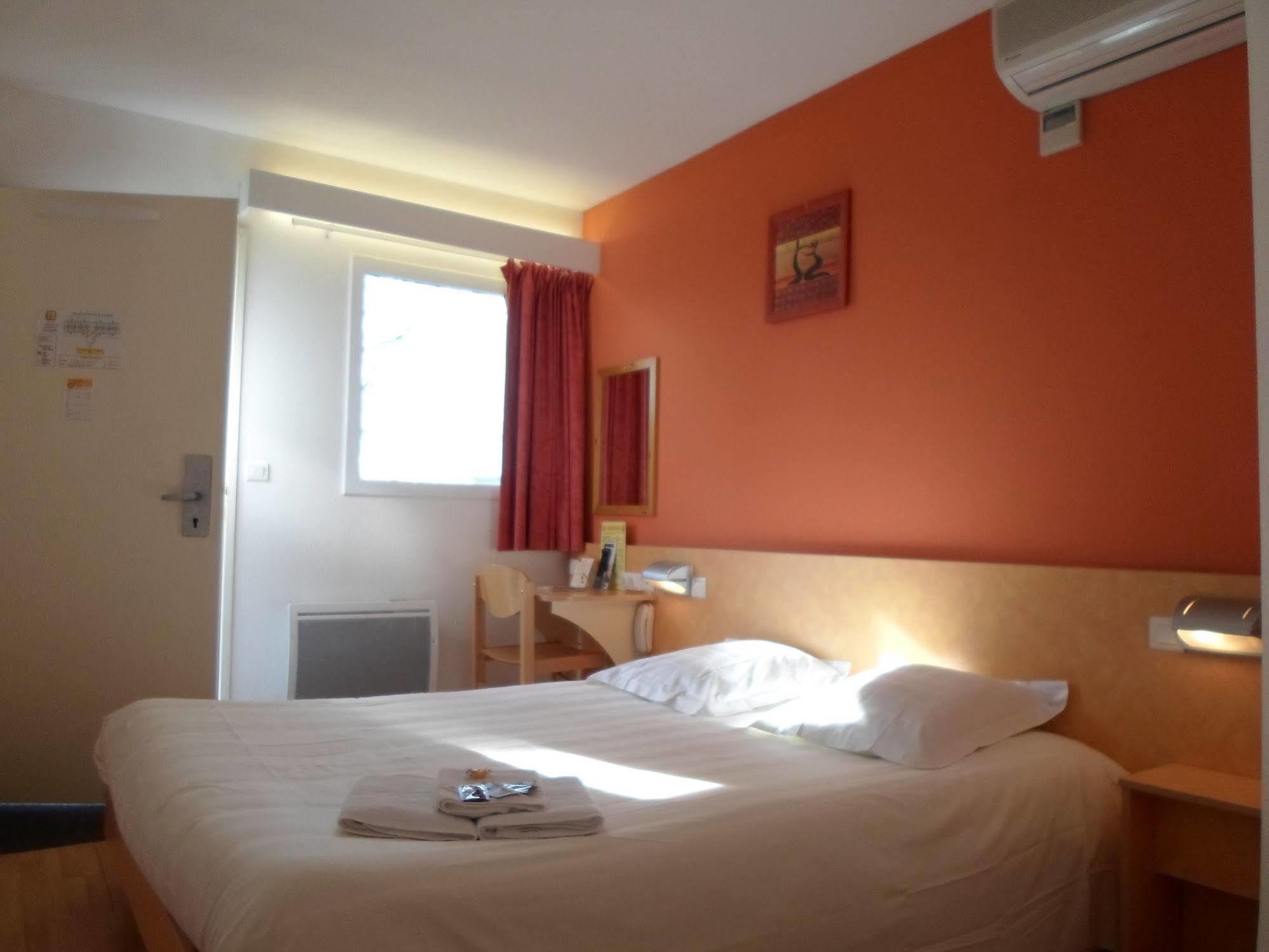The Originals Access, Hotel Saint-Flour מראה חיצוני תמונה